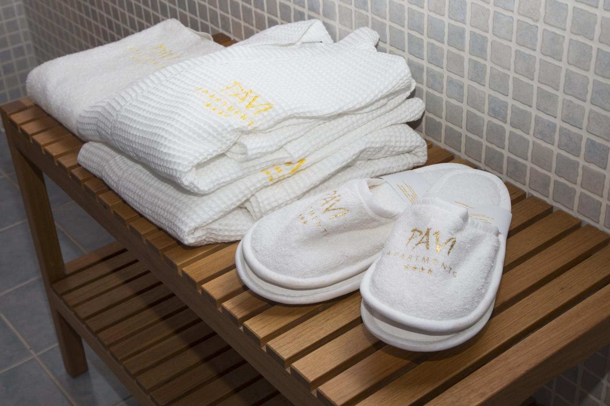 Pavi Apts Ljubljana - Private Rooftop Swimming Pool ห้อง รูปภาพ