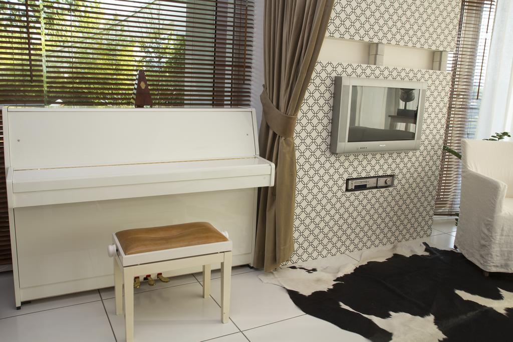 Pavi Apts Ljubljana - Private Rooftop Swimming Pool ห้อง รูปภาพ